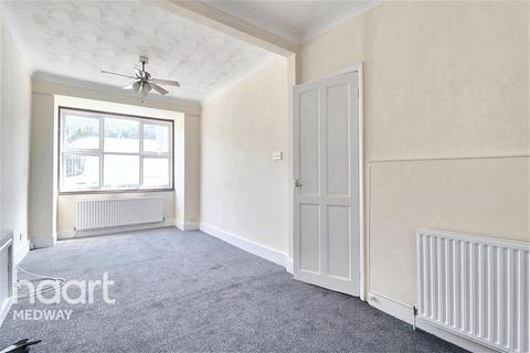 3 bedroom detached house to rent, Beresford Road, Northfleet, DA11