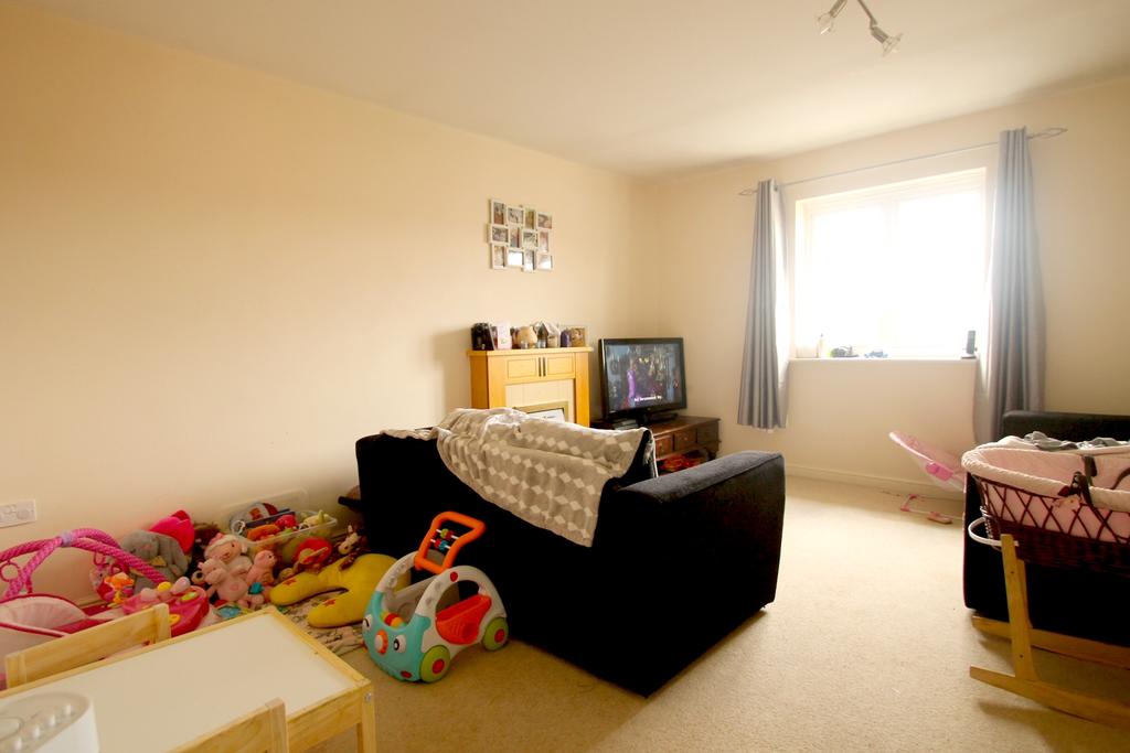 Wycherly Way, Heathgate, Cradley Heath, B64 2 bed apartment £92,500