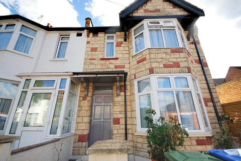 4 Bedroom End Of Terrace House To Rent Rosebank Avenue Wembley Middle 4 Bedroom End Of Terrace House To Rent Rosebank Avenue Wembley Middle