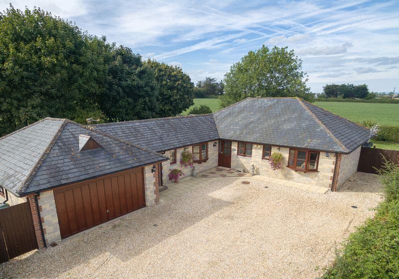 South Hill, Somerton 3 bed detached bungalow £475,000