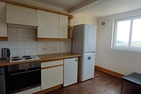 2 bedroom flat to rent, Lenzie Way, Springburn G21