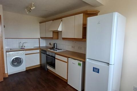 2 bedroom flat to rent, Lenzie Way, Springburn G21