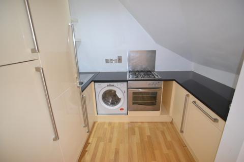 3 bedroom flat to rent, Bincleaves Road, Weymouth