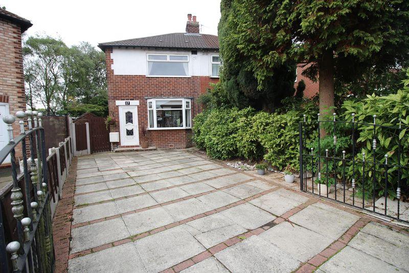 Beverley Avenue, Denton 2 bed semidetached house £125,000