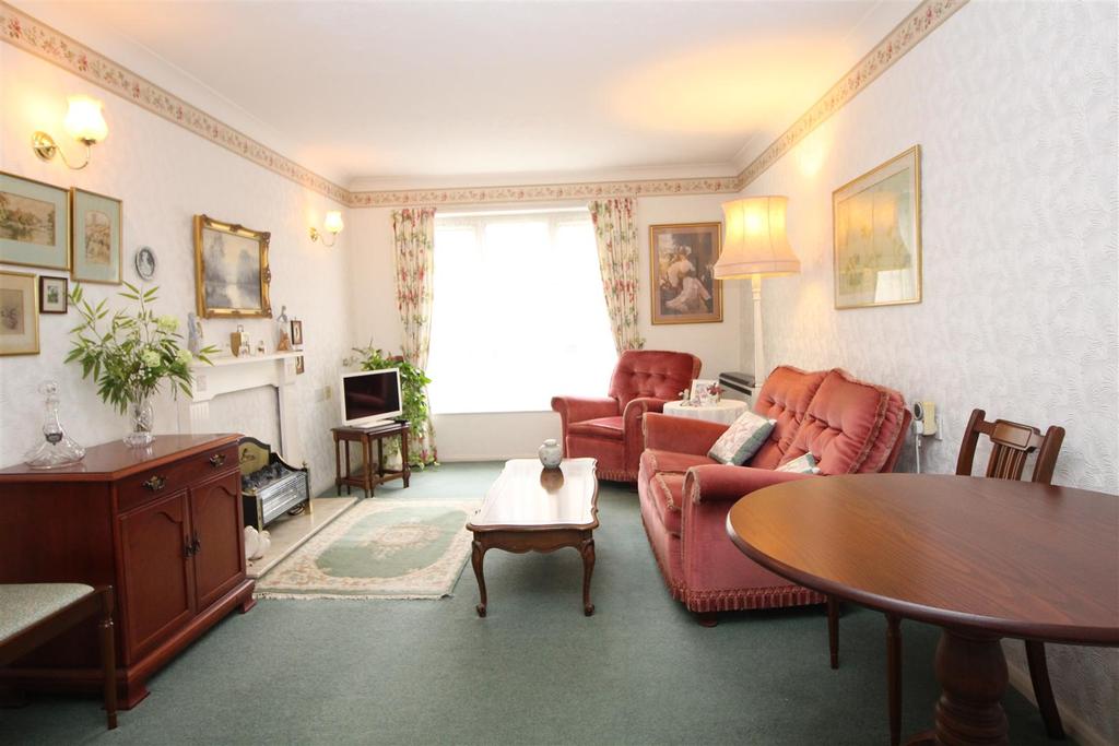 Chesterton Court, Horsham 1 bed retirement property £145,000