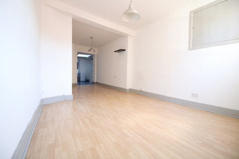 Flat to rent, Dalston, N16