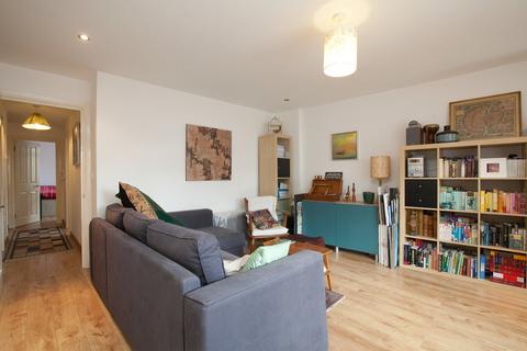 2 bedroom apartment to rent, Windus Road, London