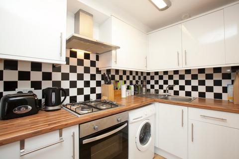 2 bedroom apartment to rent, Windus Road, London