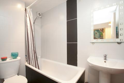 2 bedroom apartment to rent, Windus Road, London