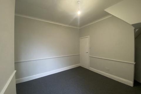 3 bedroom end of terrace house to rent, 117 Worthing Street, Hull HU5 1PR