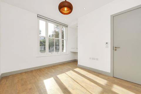 2 bedroom apartment to rent, Castlebar Road, London, W5