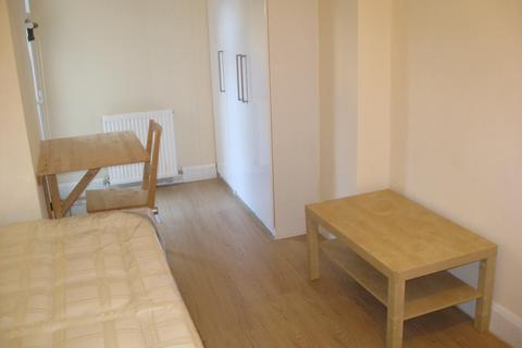 Studio to rent, Sinclair Road, Kensington , London W14