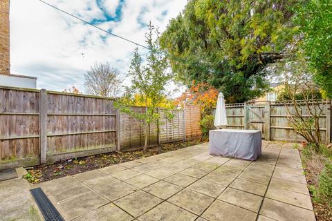 1 bedroom flat to rent, Queensmill Road, Fulham, London