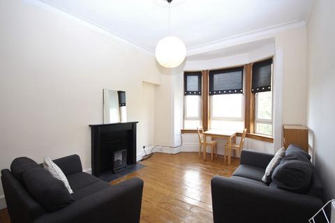 2 bedroom flat to rent, Mannering Road, Shawlands, Glasgow - NOW!!