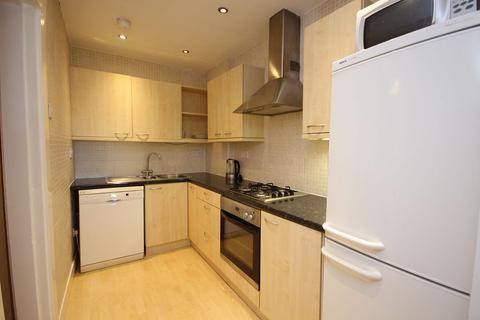 2 bedroom flat to rent, Mannering Road, Shawlands, Glasgow - NOW!!