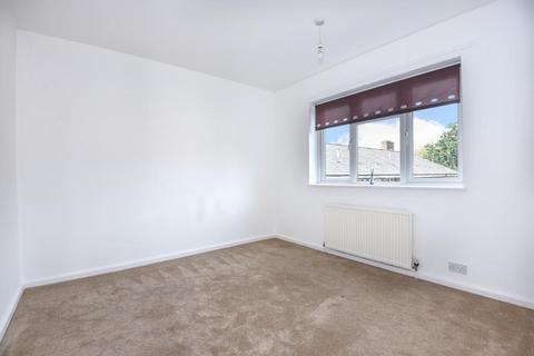 undefined, Priestwood,  Bracknell,  RG42