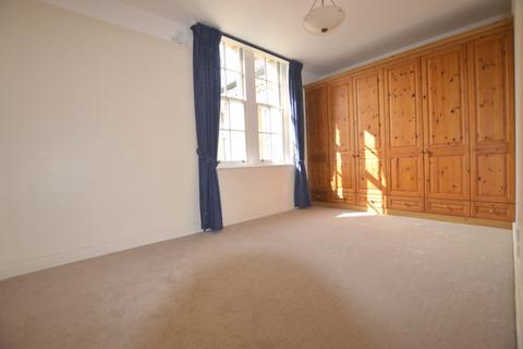 2 bedroom apartment to rent, Aston Close, Watford, WD24