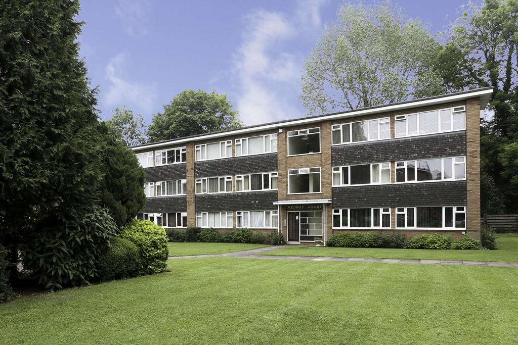 Medway Court, Sutton Coldfield 2 bed flat £150,000