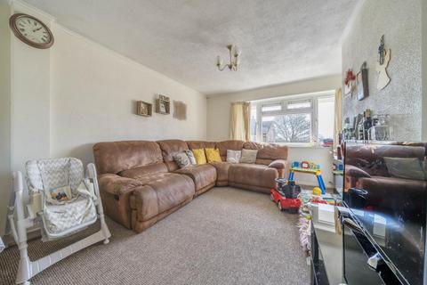 2 bedroom flat to rent, Slade Close,  Headington,  OX3