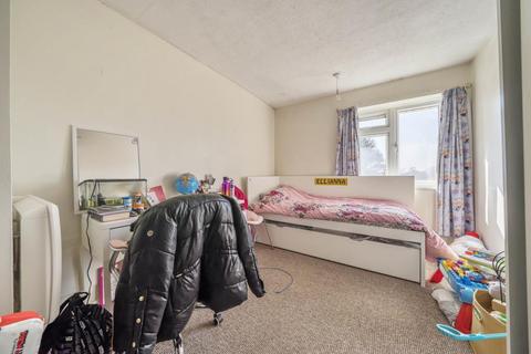 2 bedroom flat to rent, Slade Close,  Headington,  OX3