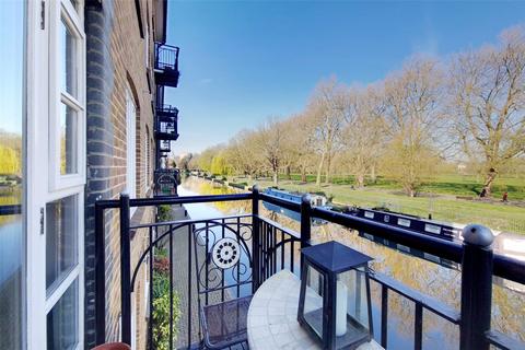 2 bedroom apartment to rent, Empire Wharf, 235 Old Ford Road, London, E3