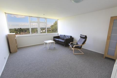2 bedroom flat to rent, Howecroft Court, Eastmead Lane, BS9
