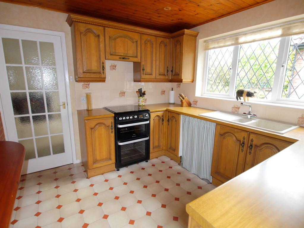 Lister Road, Hadleigh, Ipswich, Suffolk, IP7 5JN 3 bed detached house