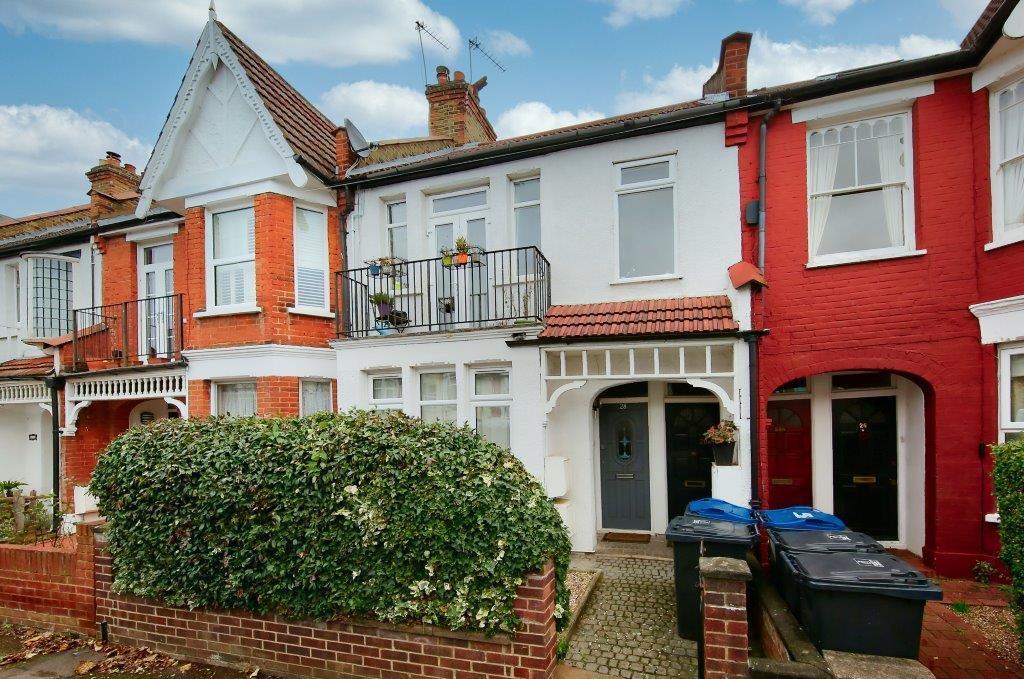 Oxford Avenue, Wimbledon Chase, SW20 8LT 2 bed £1,350 pcm