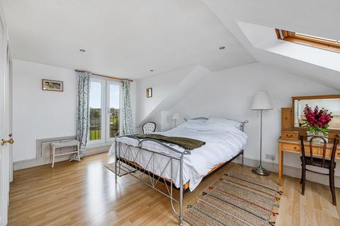 4 bedroom terraced house for sale, Woodstock Avenue, Ealing, London, W13 9UG