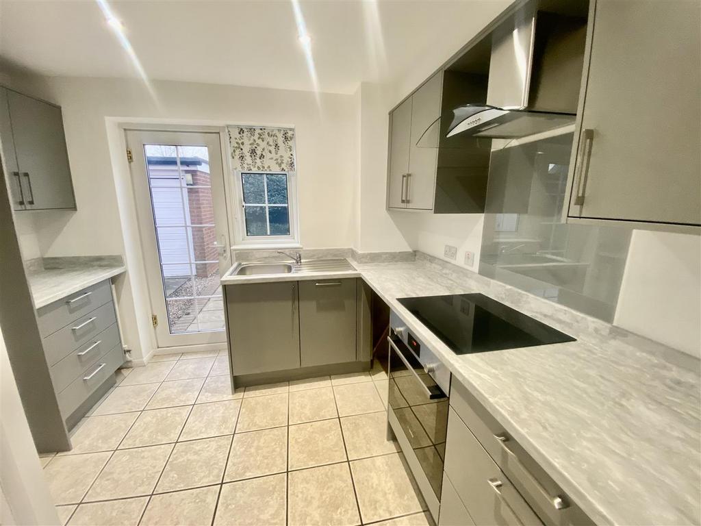 KITCHEN1.jpg