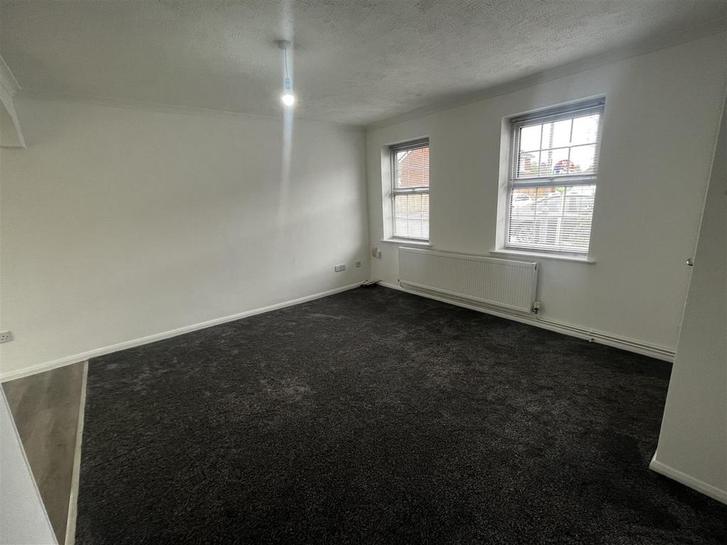 LOUNGE1.jpg