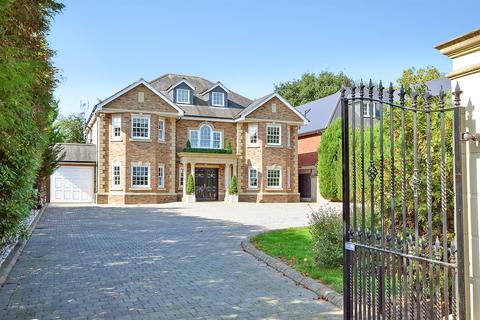 6 Bedroom Detached House For Sale Nelmes Way Emerson Park Hornchurch 6 Bedroom Detached House For Sale Nelmes Way Emerson Park Hornchurch