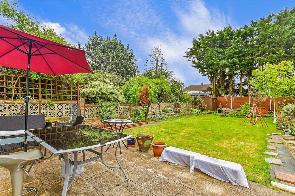 Eastern Avenue East, Romford, Essex 4 bed semidetached house for sale £575,000