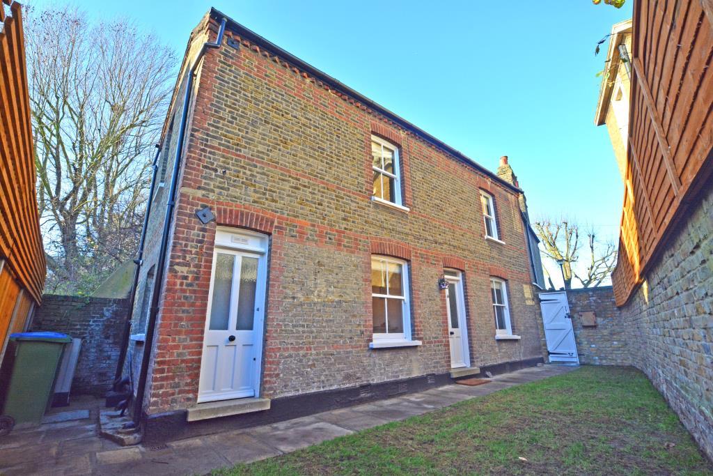 Ballast Quay, London, SE10 2 bed house £2,000 pcm (£462 pw)