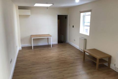 2 bedroom flat to rent, Kensington, London W8