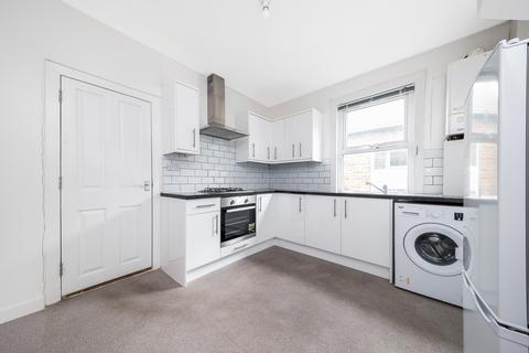 2 bedroom apartment to rent, Riverdale Road, Erith, DA8