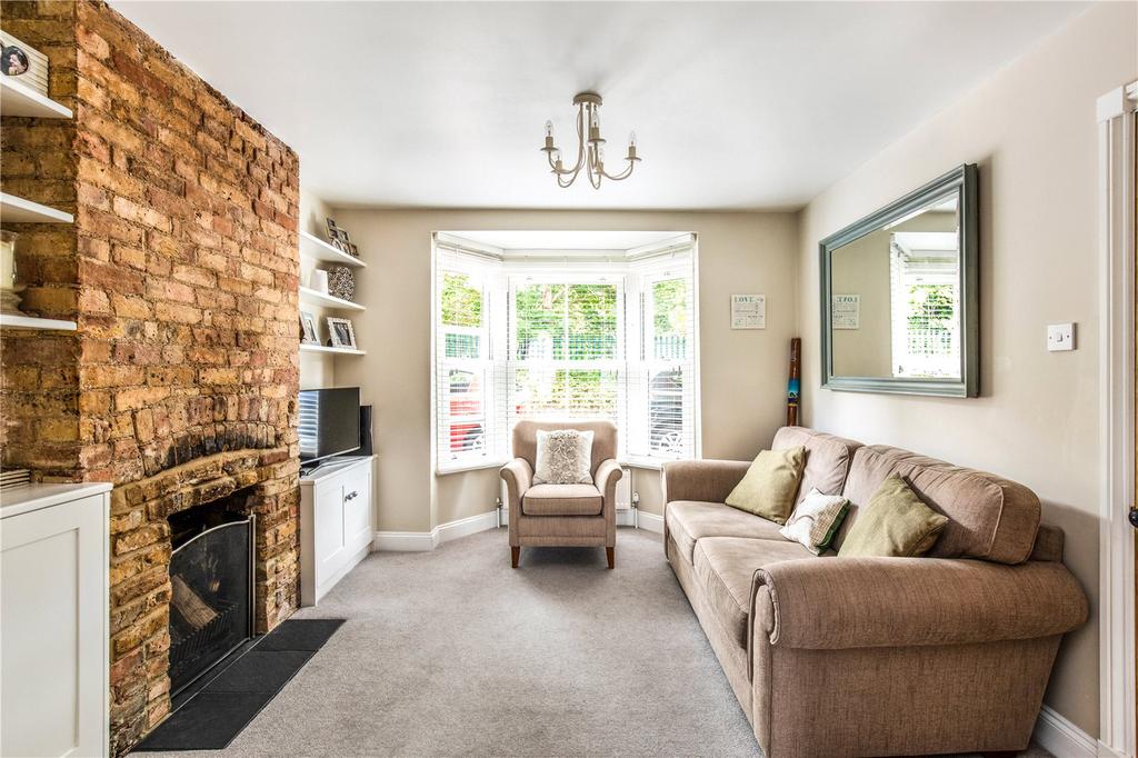 Ellesmere Road, Berkhamsted, Hertfordshire, HP4 3 bed terraced house £535,000