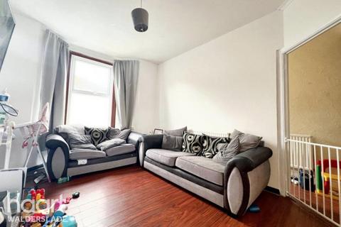 3 bedroom terraced house to rent, Coronation Road, Sheerness