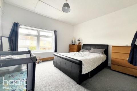 3 bedroom terraced house to rent, Coronation Road, Sheerness