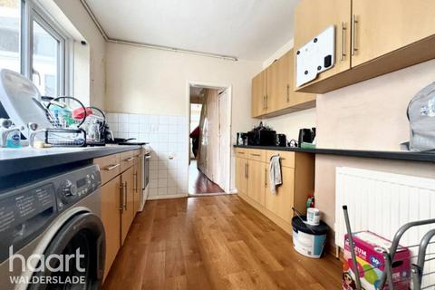 3 bedroom terraced house to rent, Coronation Road, Sheerness