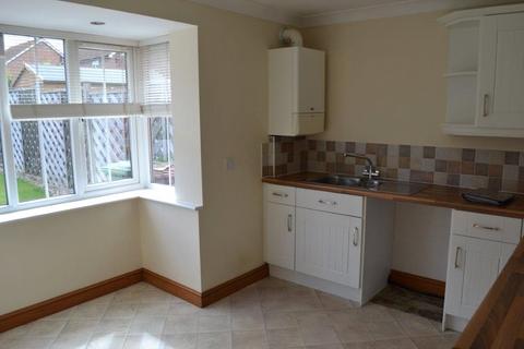 2 bedroom semi-detached house to rent, Lapwing Way, Barton Upon Humber, North Lincolnshire, DN18