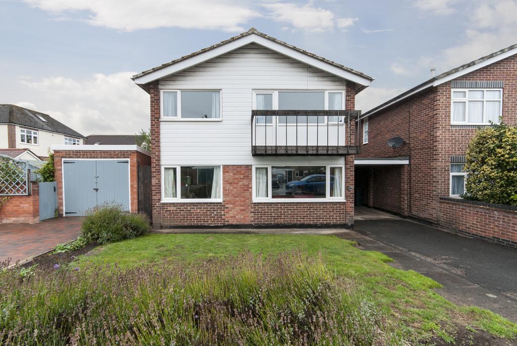 The Green, Castle Donington, Derby 4 bed link detached house £220,000
