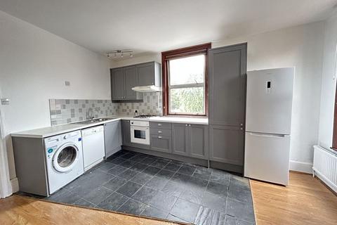 2 bedroom maisonette to rent, Church Road, Godalming