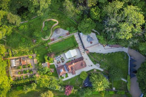 Henley Hill, Henley, Haslemere, West Sussex, GU27