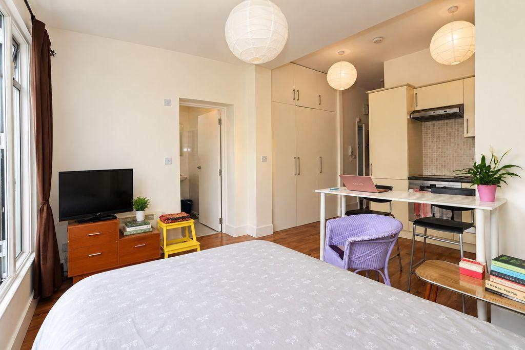 Apartment in London - View 3