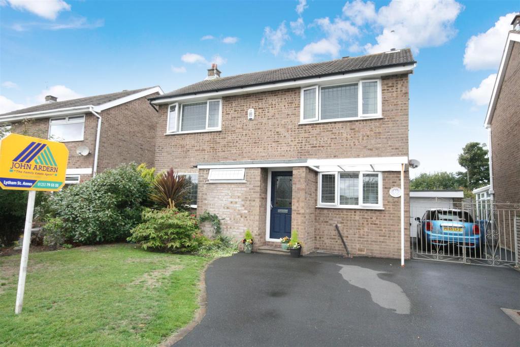Forest Drive, Lytham 4 bed detached house £340,000