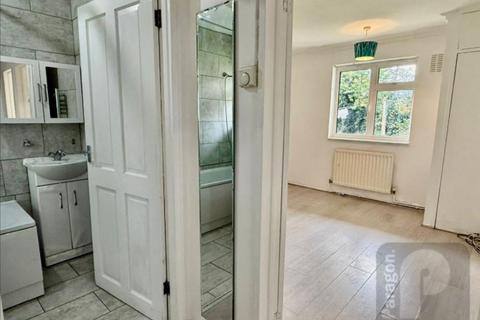 undefined, Pipers Green, Kingsbury, NW9