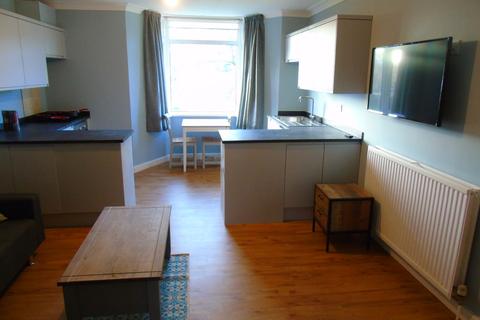 5 bedroom apartment to rent - Eastgate Street, Winchester
