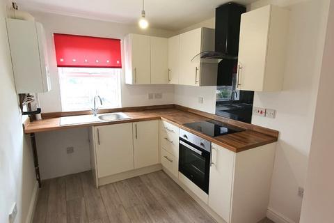2 bedroom terraced house to rent, St Johns Road, Balby, DN4