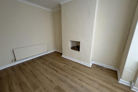 2 bedroom terraced house to rent, Greenbank Road, Darlington